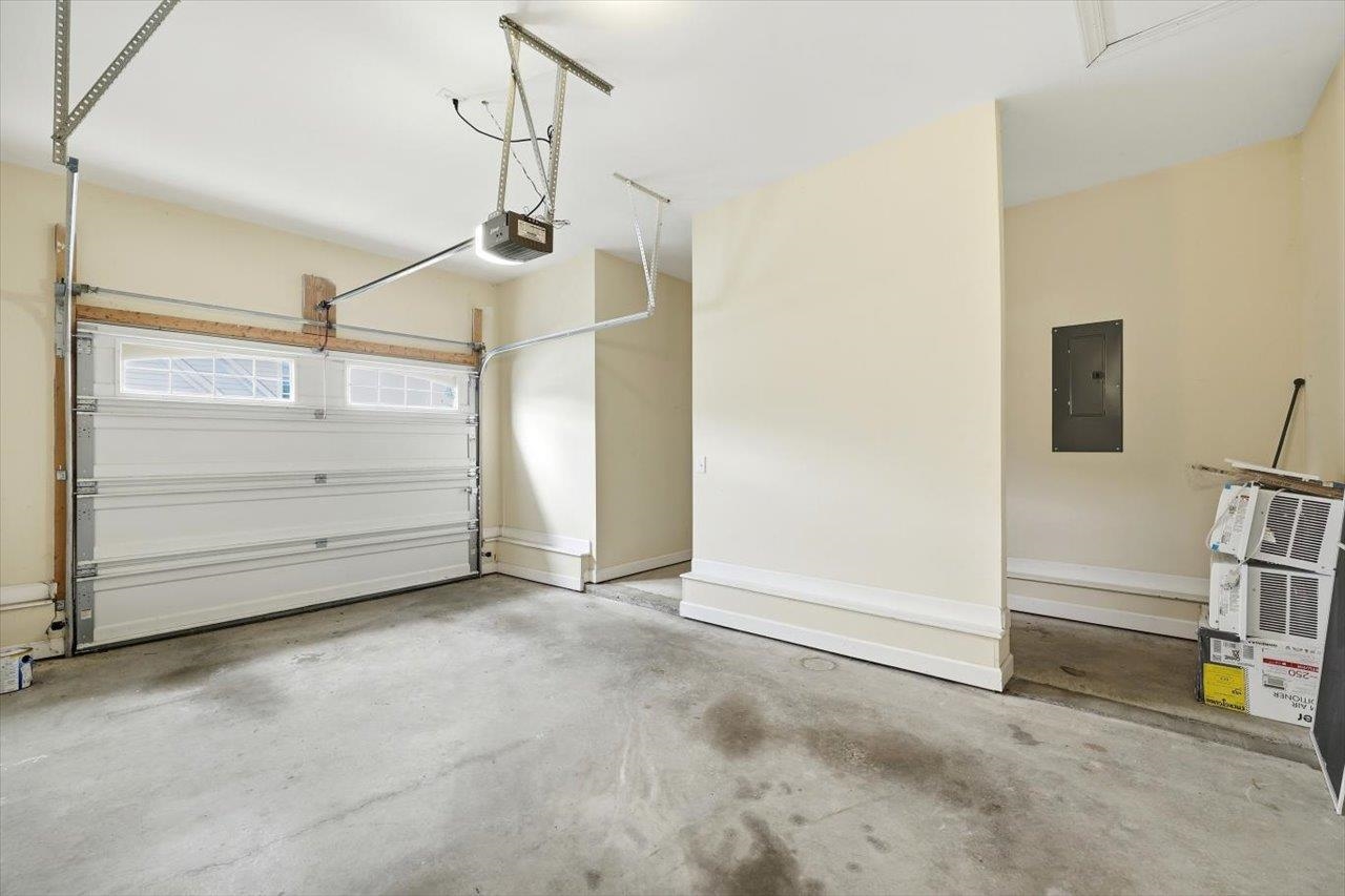 26 WINDGATE CIR Unit: 104