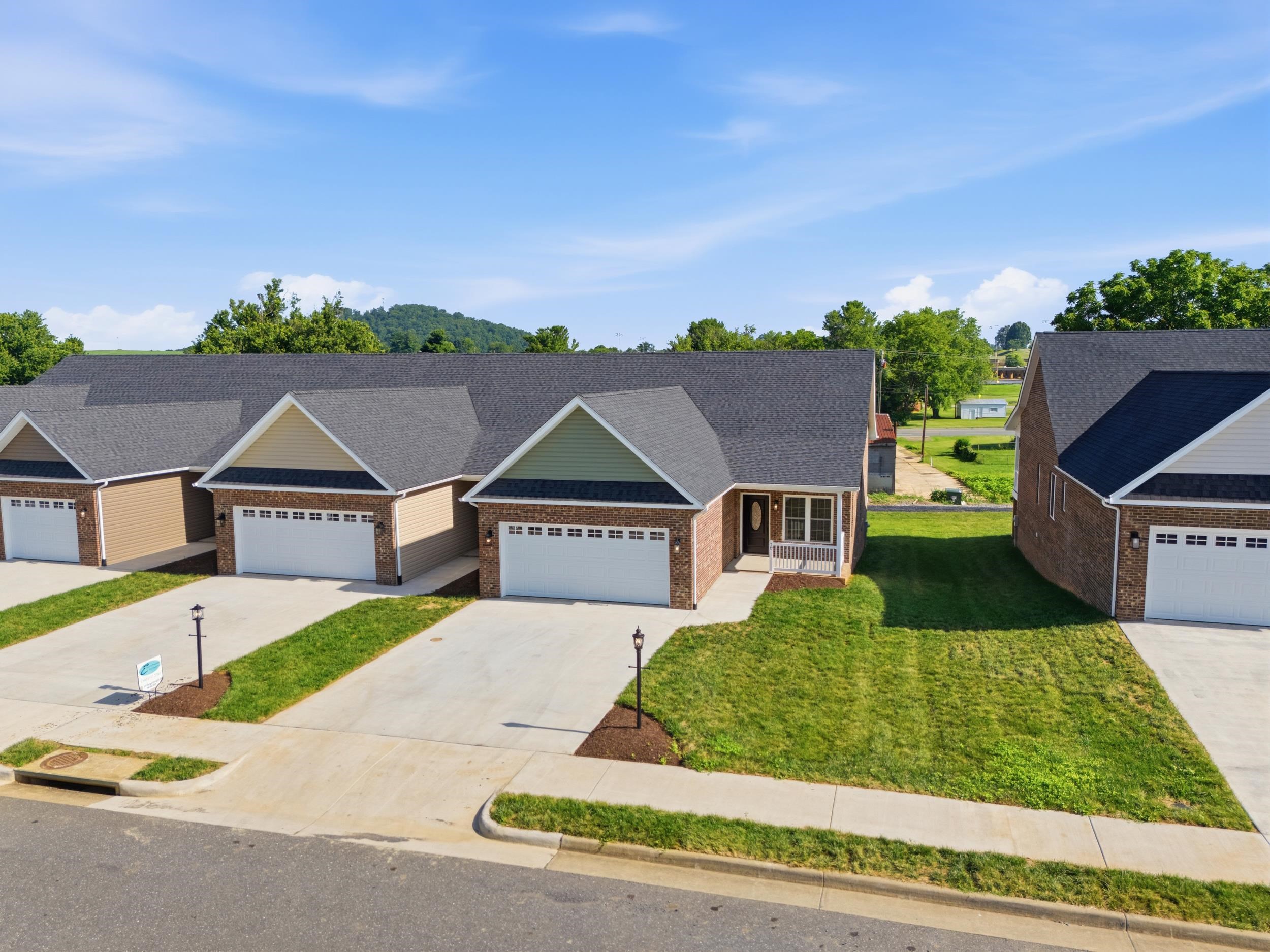 78 FOSSIL DR