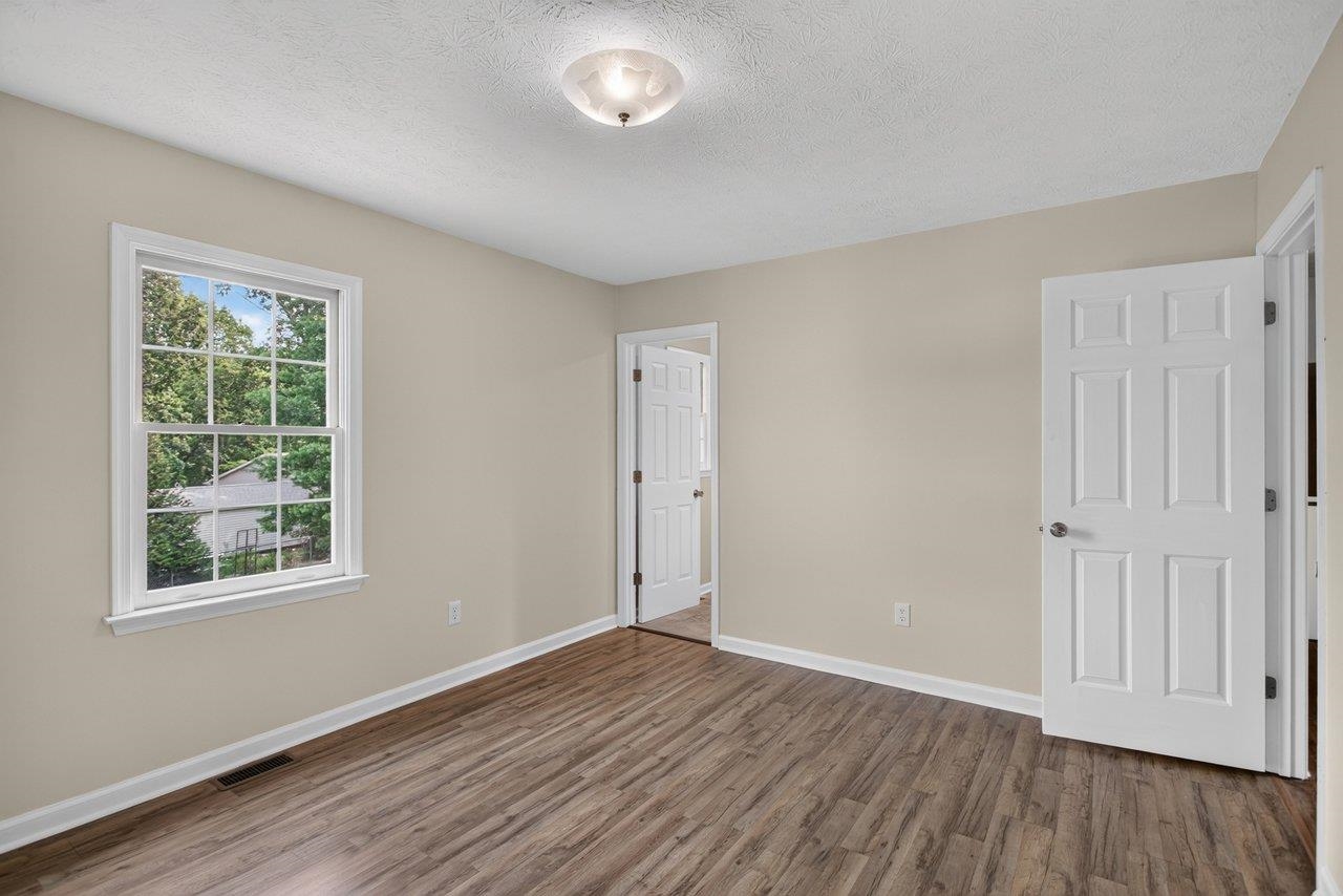 14 KINGSTON CT
