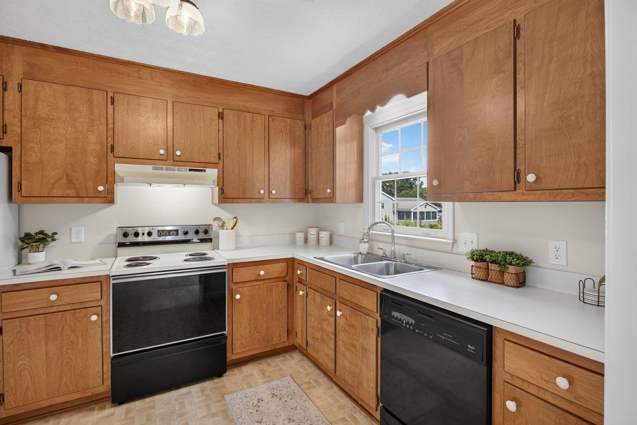 14 KINGSTON CT