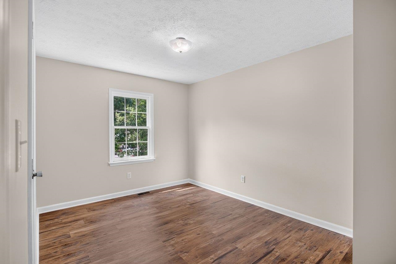 14 KINGSTON CT