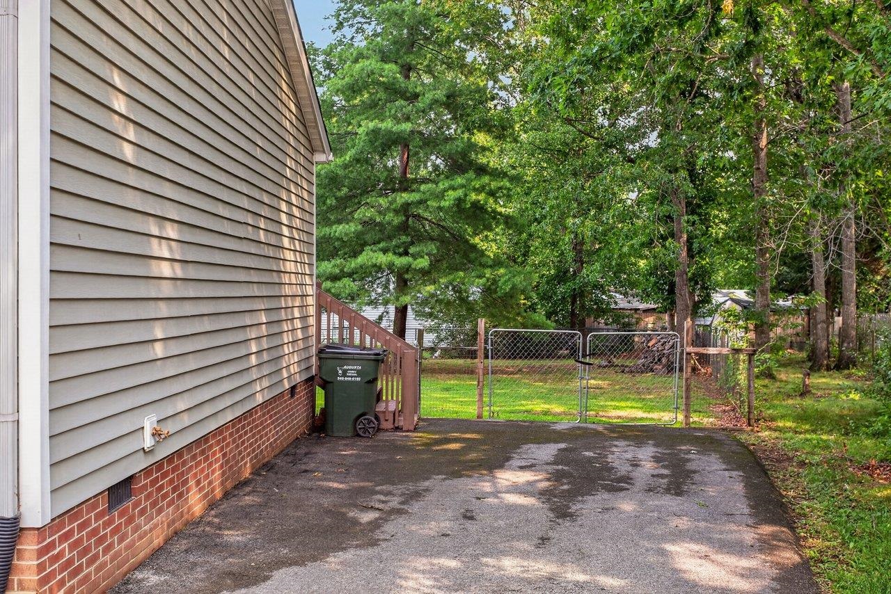 14 KINGSTON CT