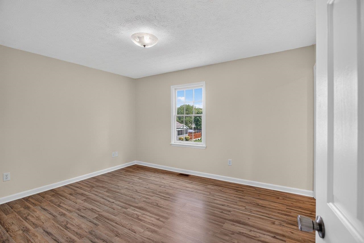 14 KINGSTON CT