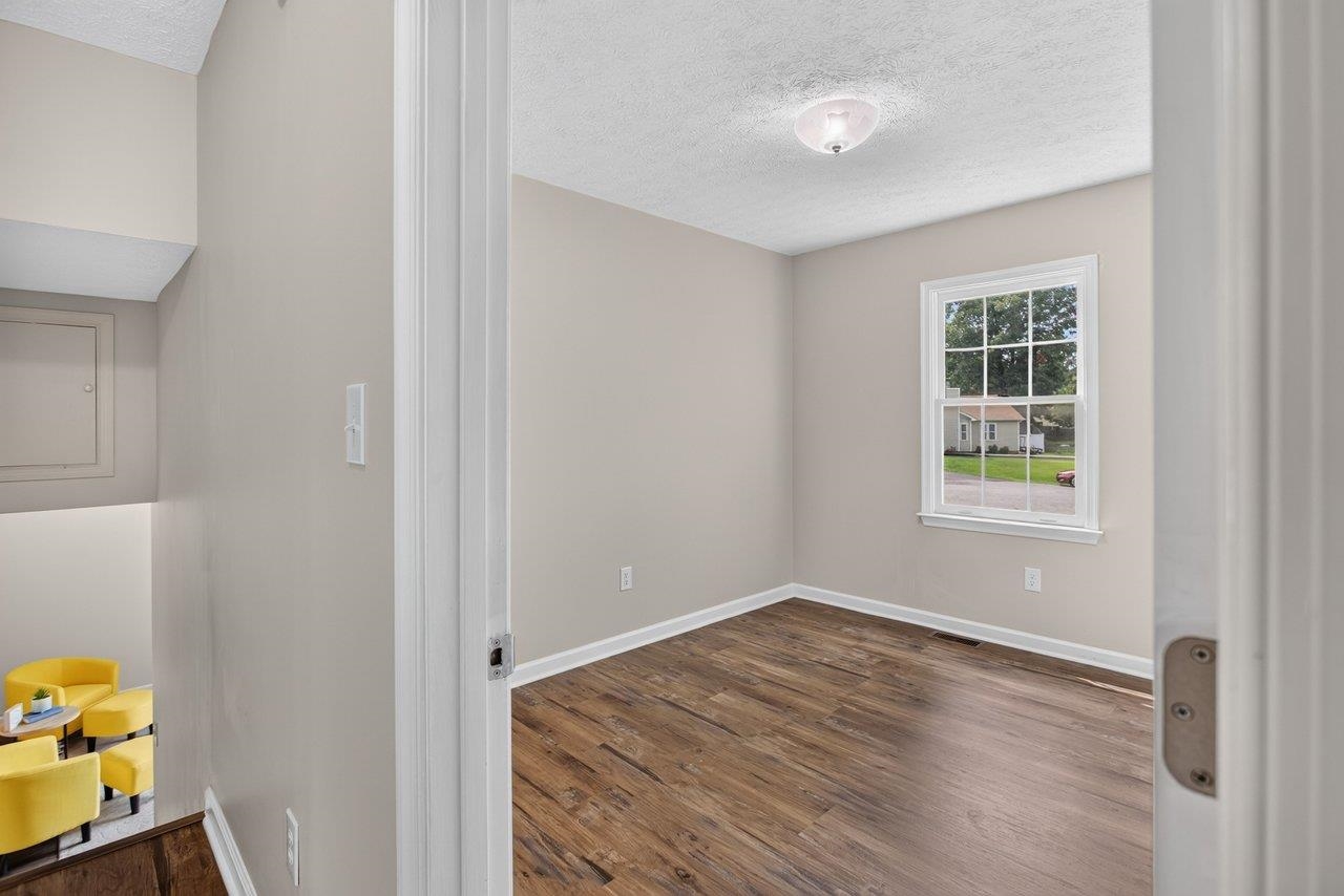 14 KINGSTON CT