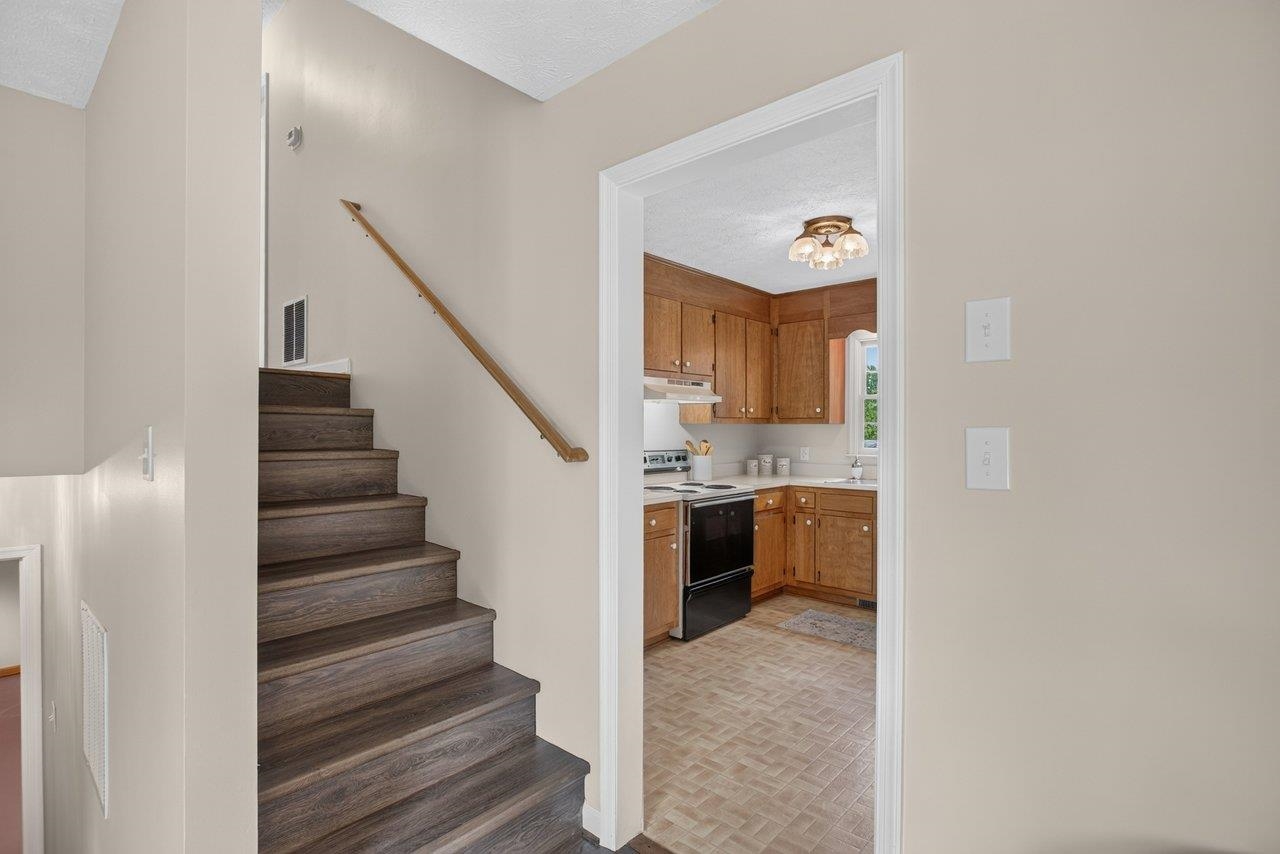 14 KINGSTON CT