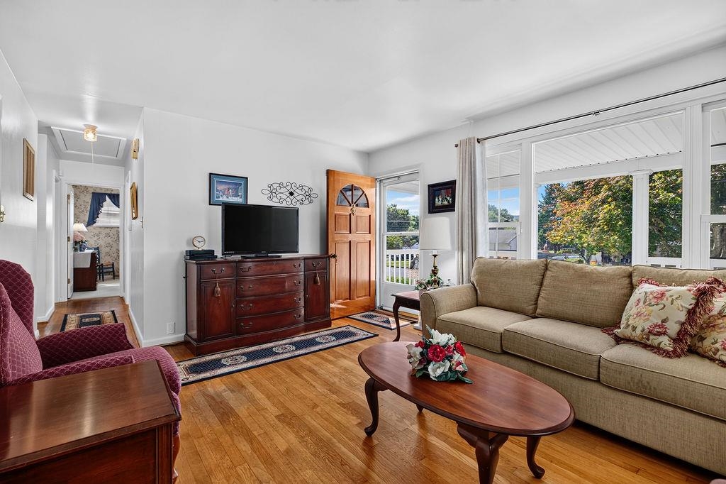 131 EDWARD AVE