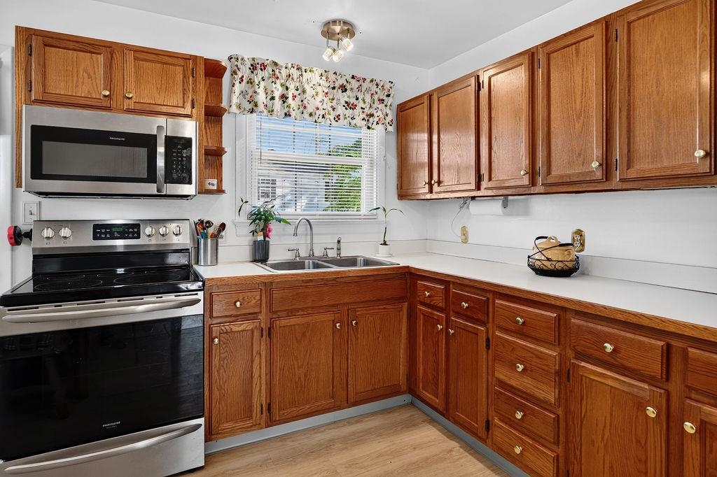 131 EDWARD AVE