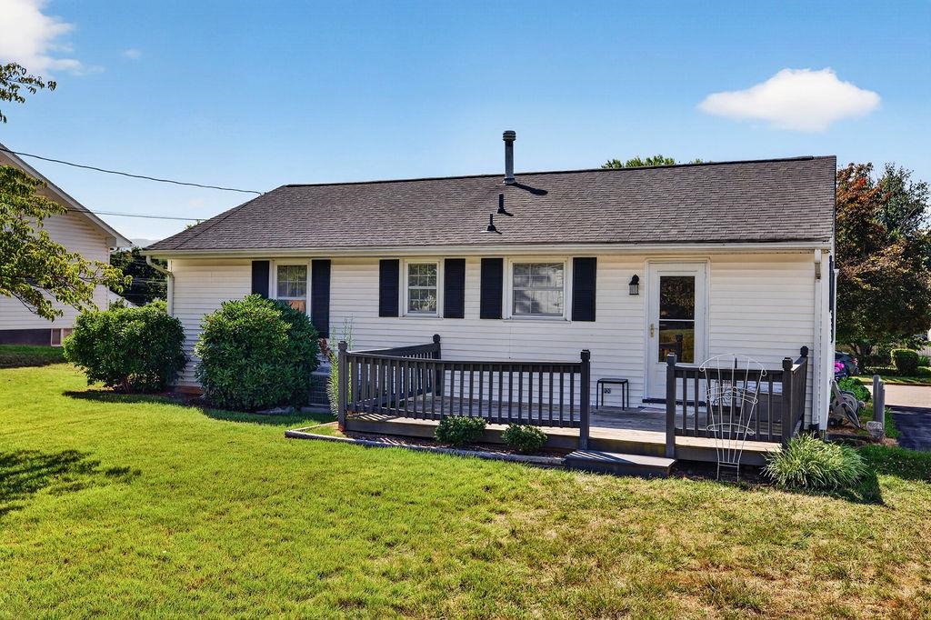 131 EDWARD AVE