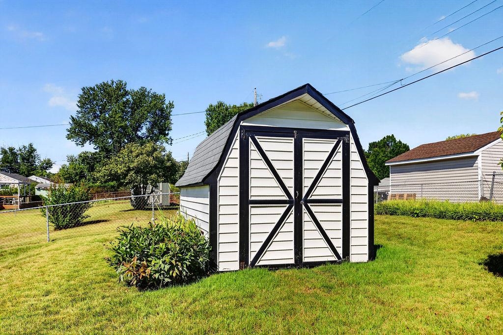 131 EDWARD AVE