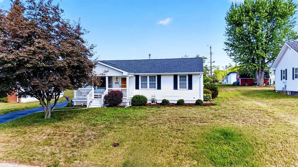 131 EDWARD AVE