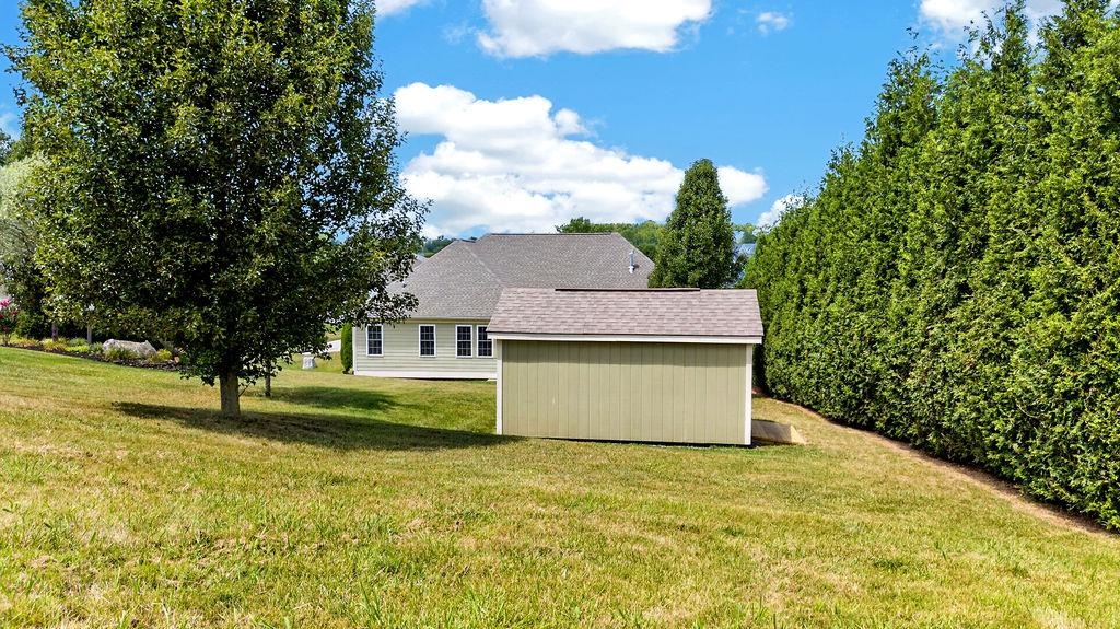 204 JOCELYN LN
