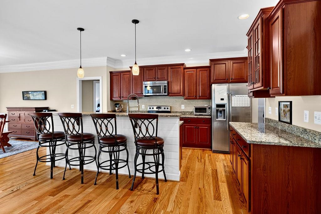 204 JOCELYN LN