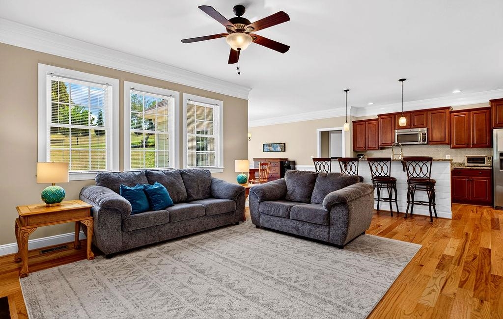 204 JOCELYN LN