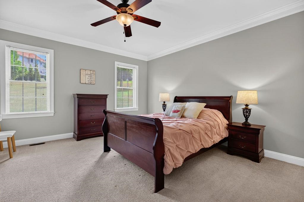 204 JOCELYN LN