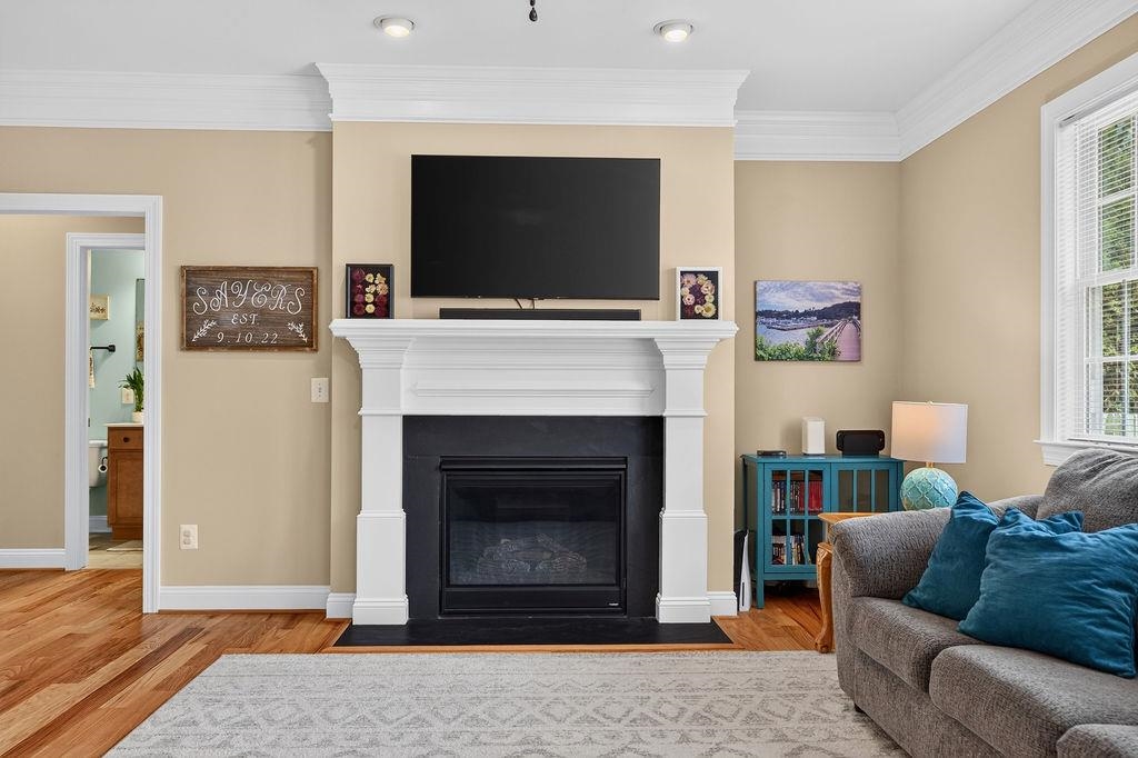 204 JOCELYN LN