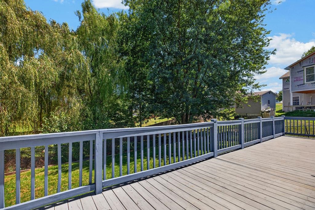 96 SOMERSET DR