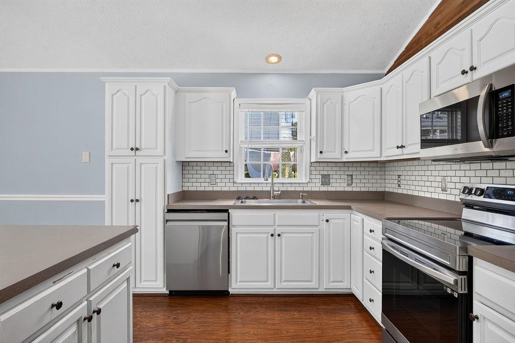 96 SOMERSET DR