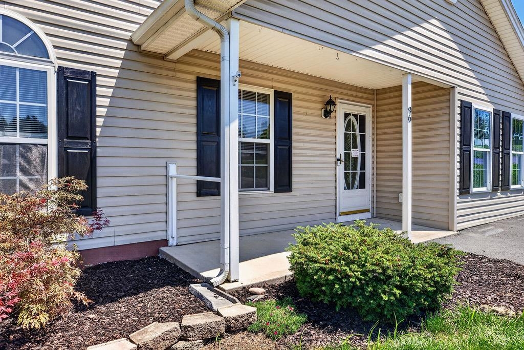 96 SOMERSET DR