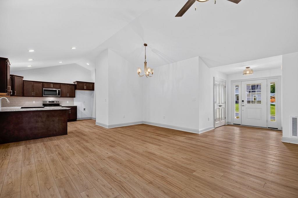 206 LANGLEY DR