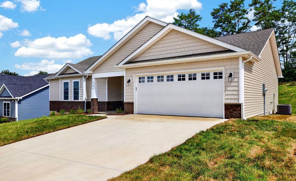 206 LANGLEY DR
