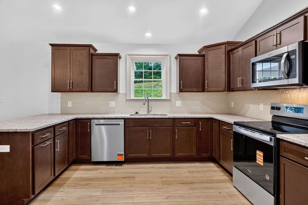 206 LANGLEY DR