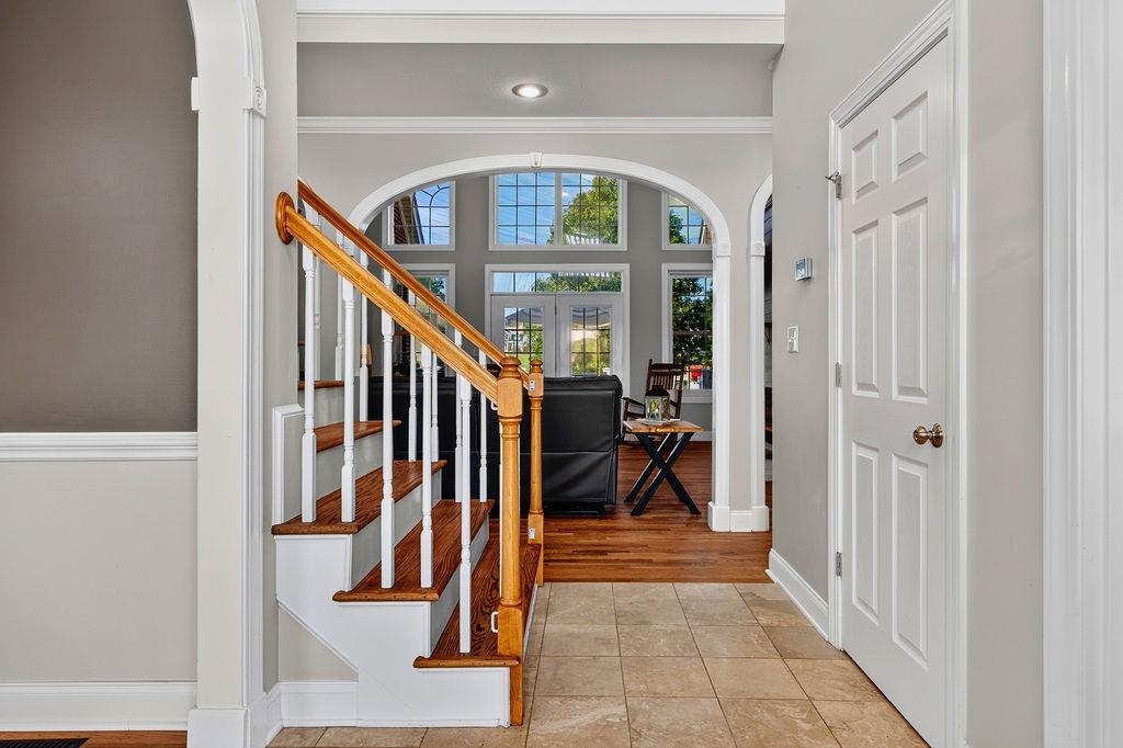61 MEADOW GLEN DR