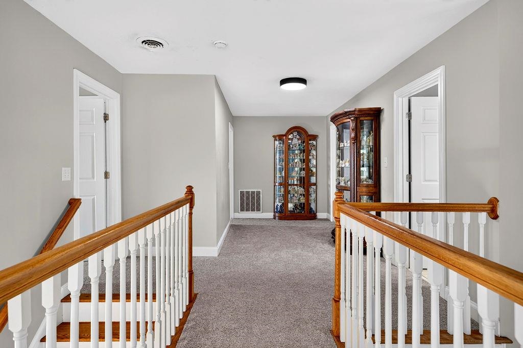 61 MEADOW GLEN DR