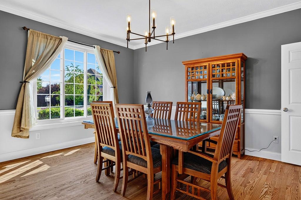 61 MEADOW GLEN DR