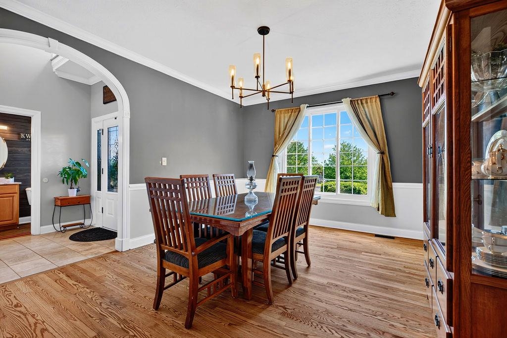 61 MEADOW GLEN DR