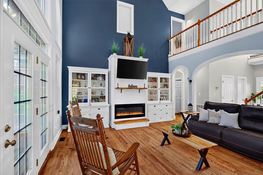 61 MEADOW GLEN DR