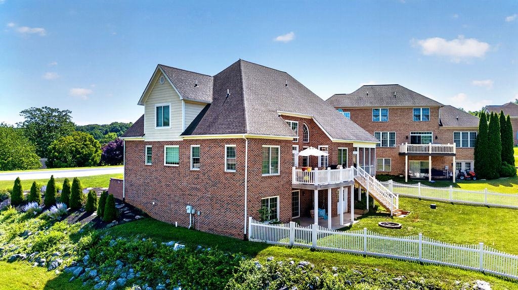 61 MEADOW GLEN DR