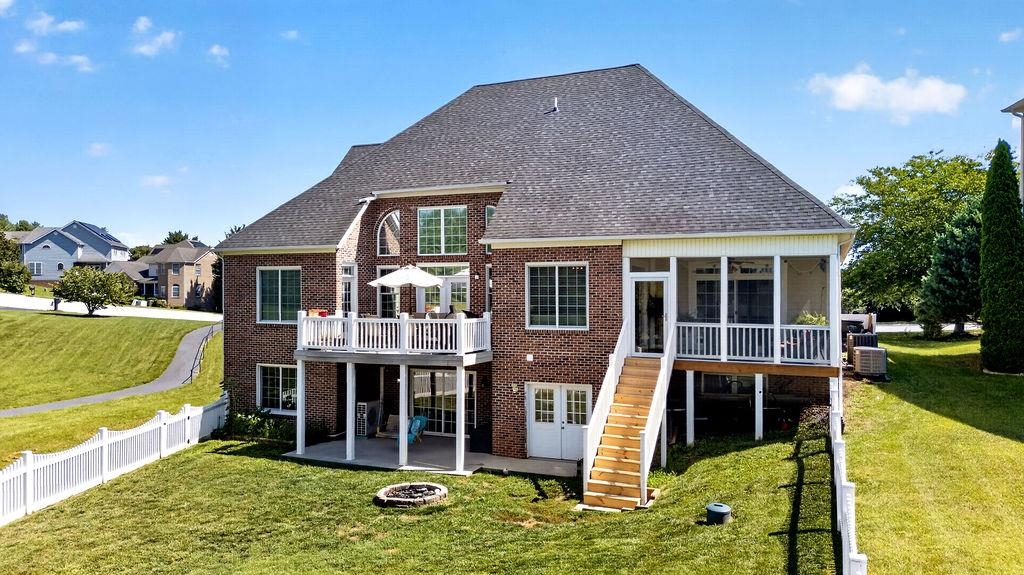 61 MEADOW GLEN DR