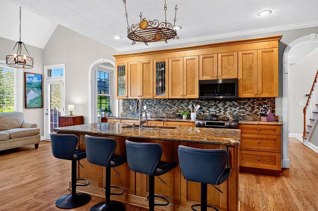 61 MEADOW GLEN DR