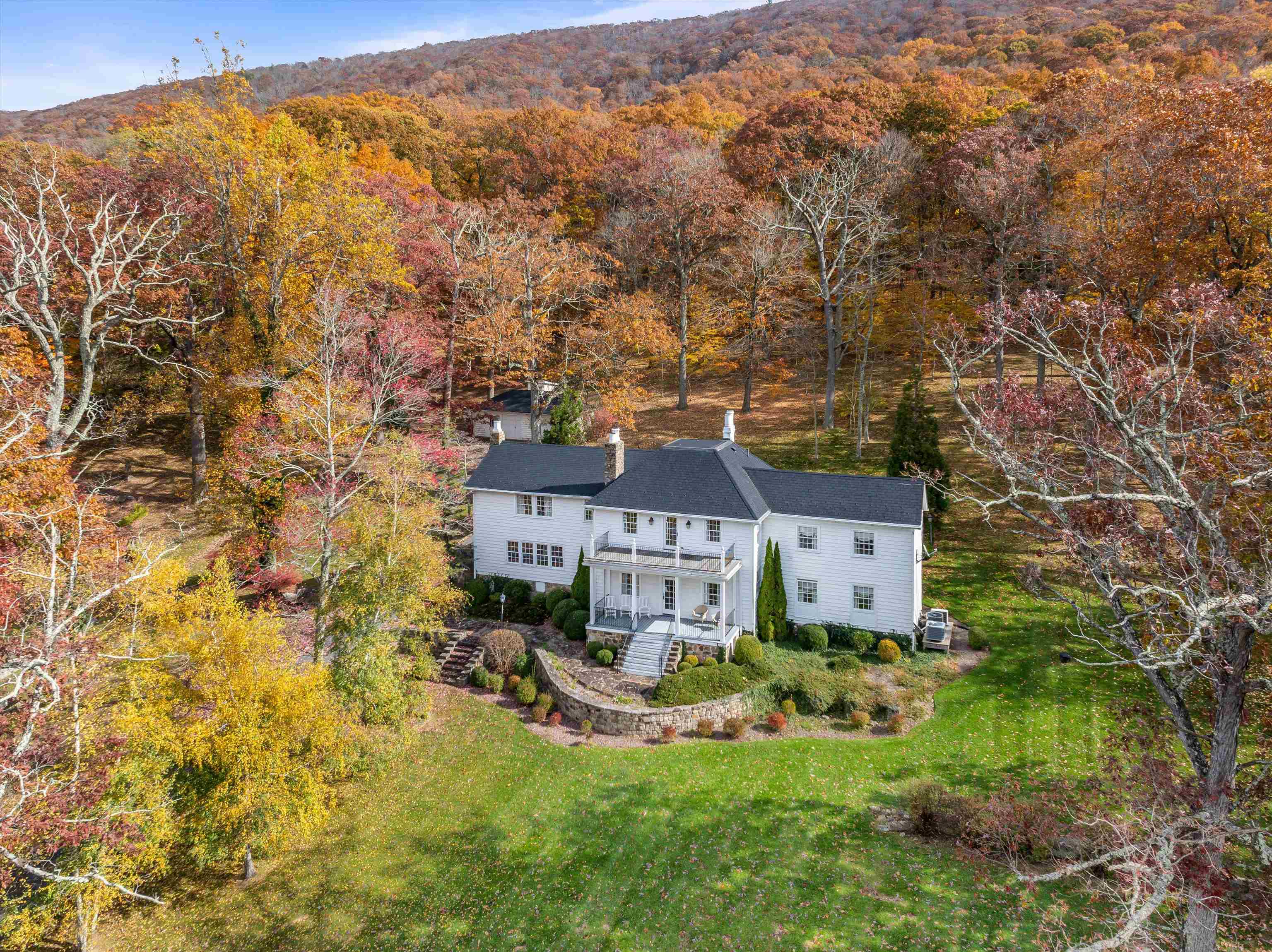 1068 SHEEP MEADOW RD