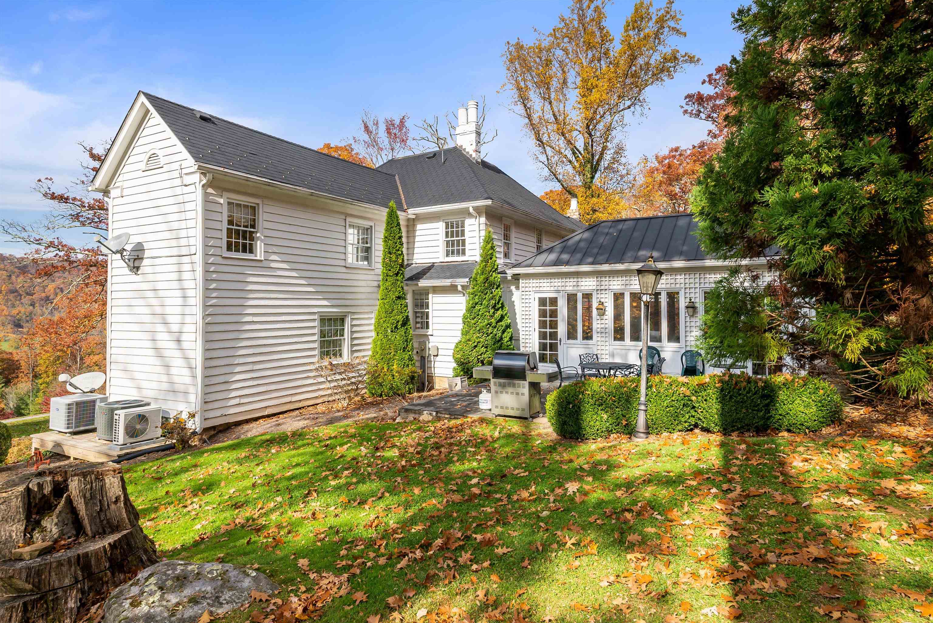 1068 SHEEP MEADOW RD