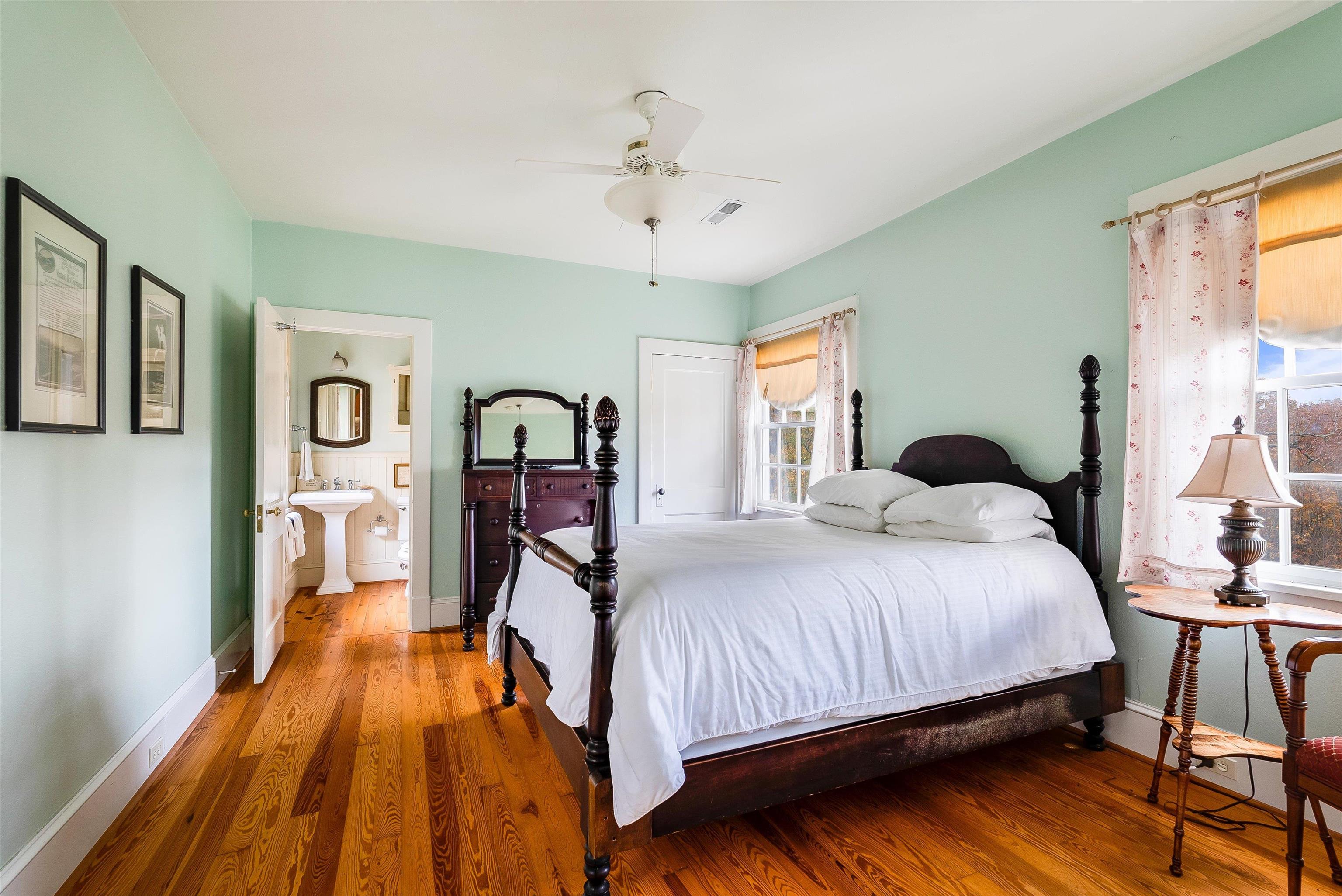 1068 SHEEP MEADOW RD