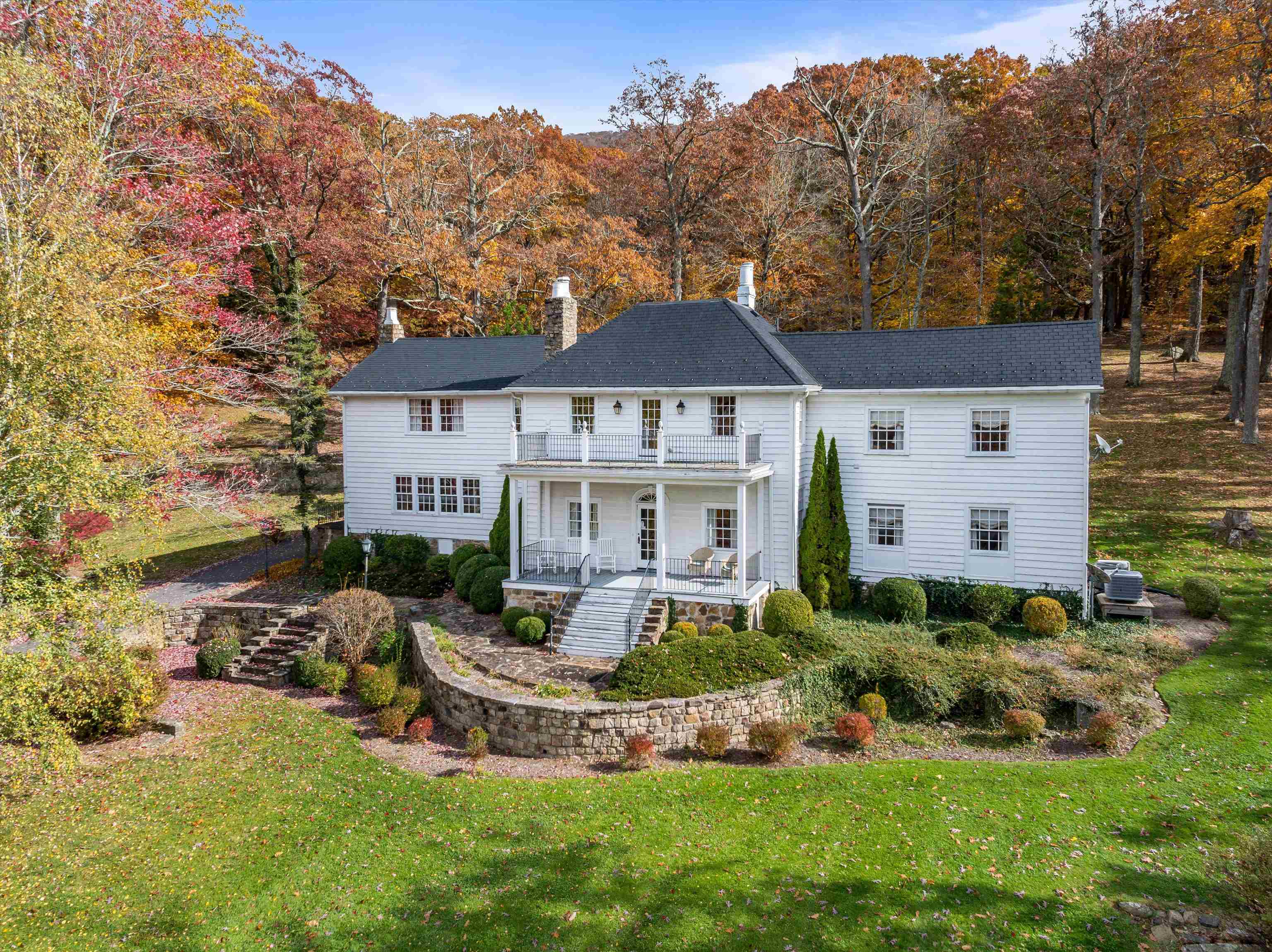 1068 SHEEP MEADOW RD