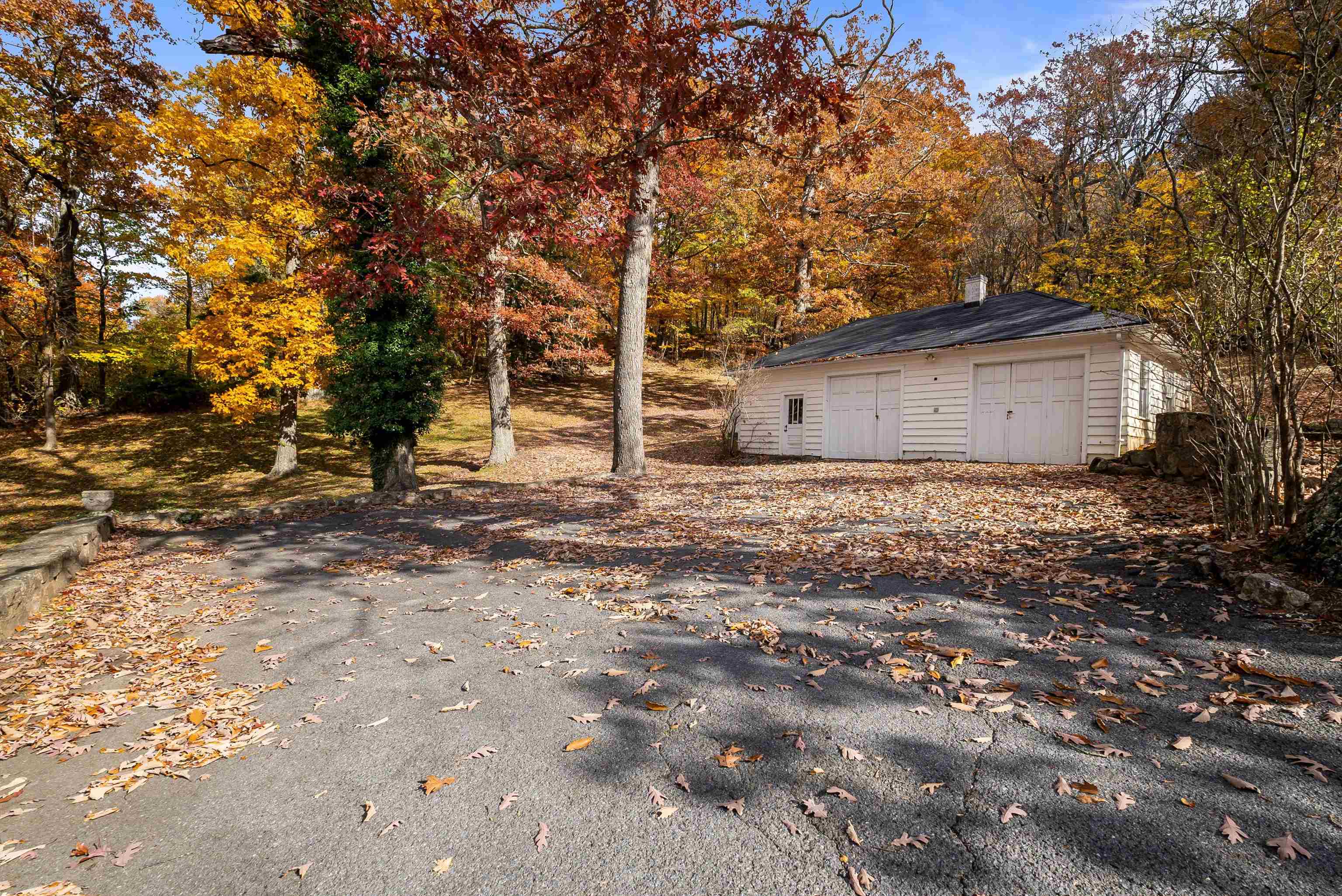 1068 SHEEP MEADOW RD