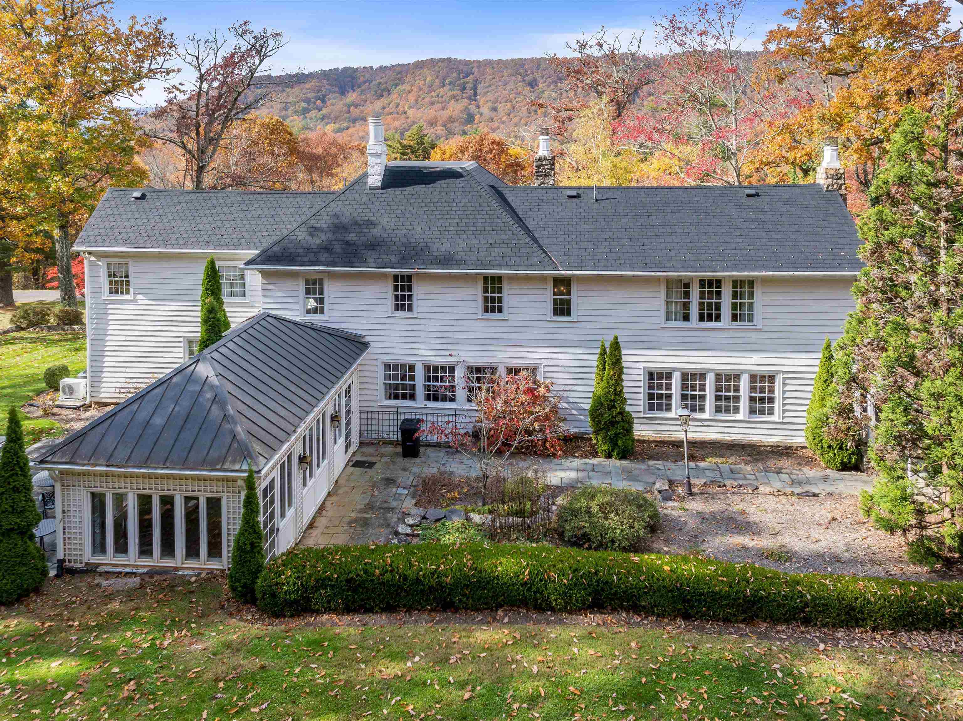 1068 SHEEP MEADOW RD