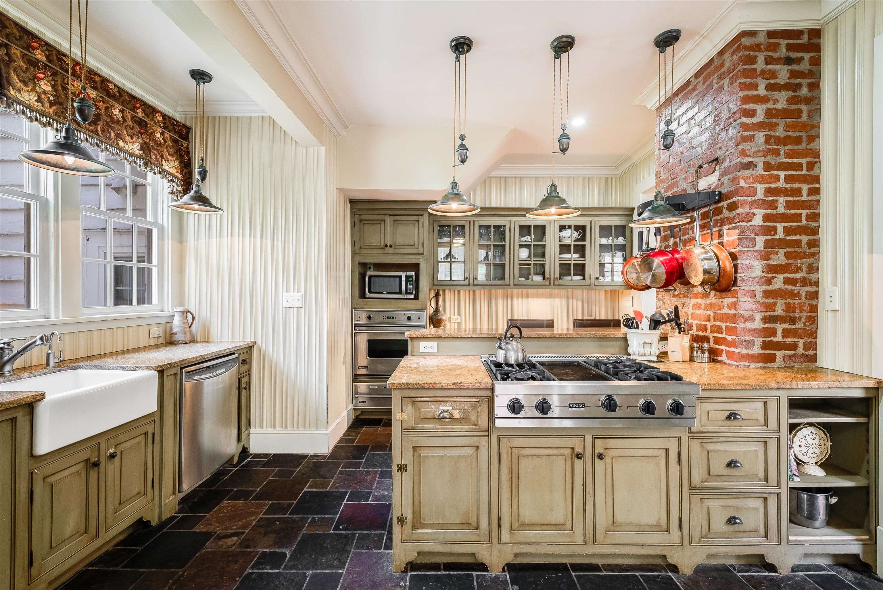 1068 SHEEP MEADOW RD