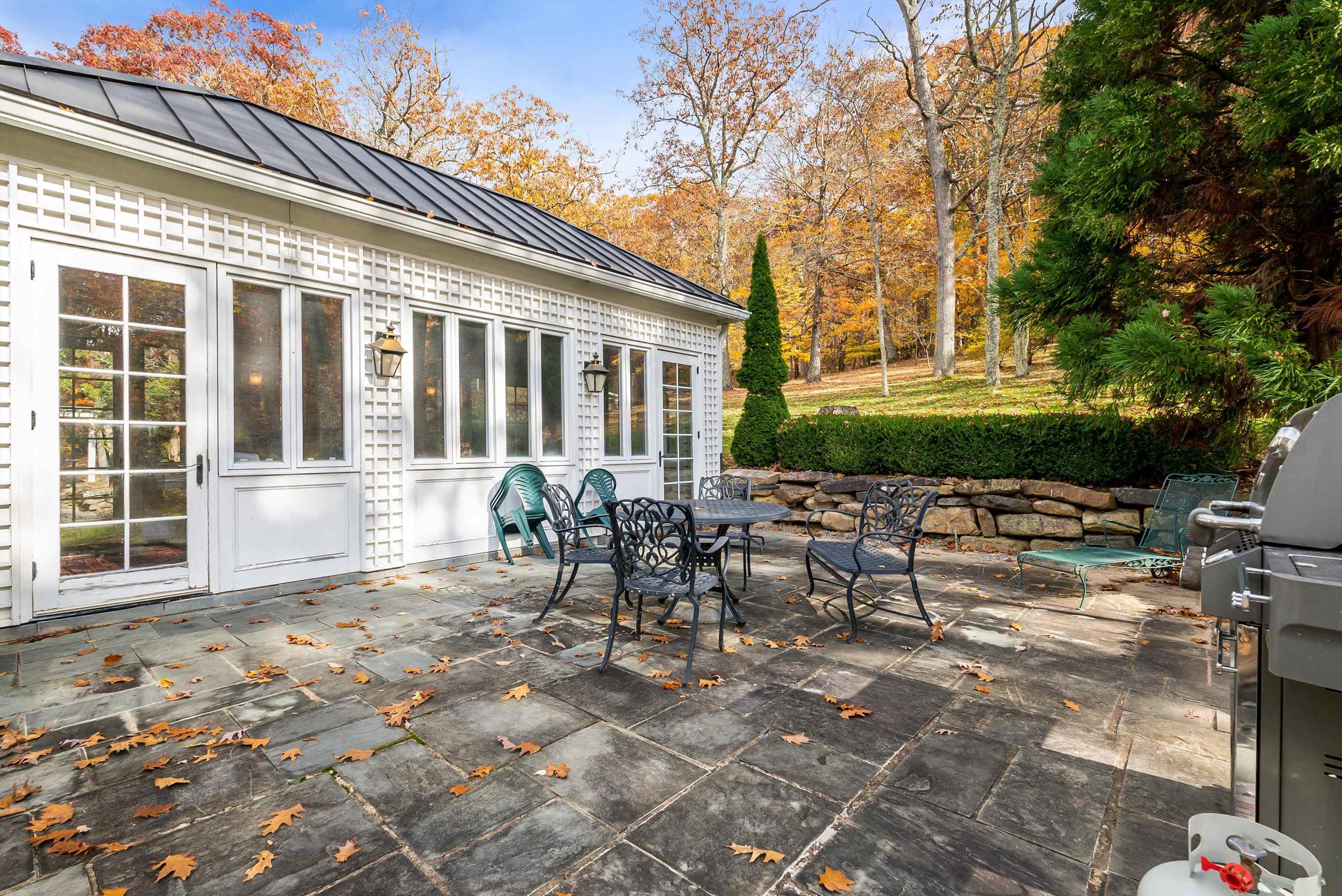 1068 SHEEP MEADOW RD