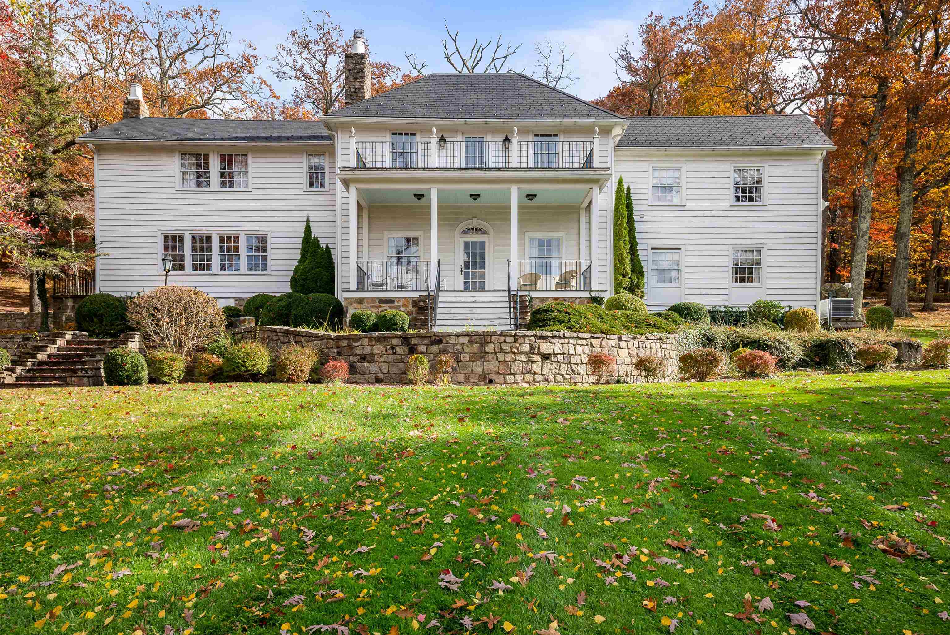 1068 SHEEP MEADOW RD