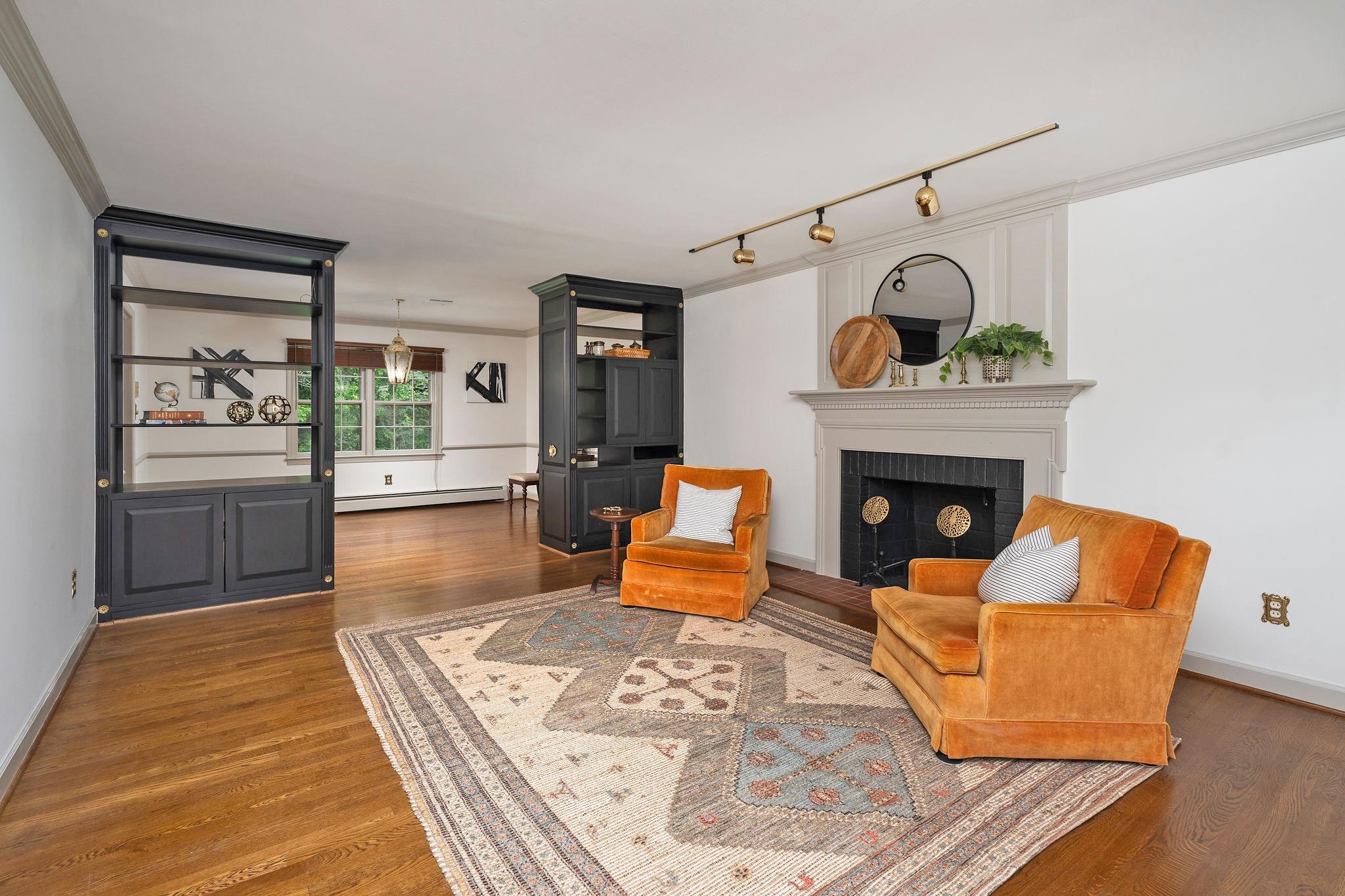900 FAIRWAY DR