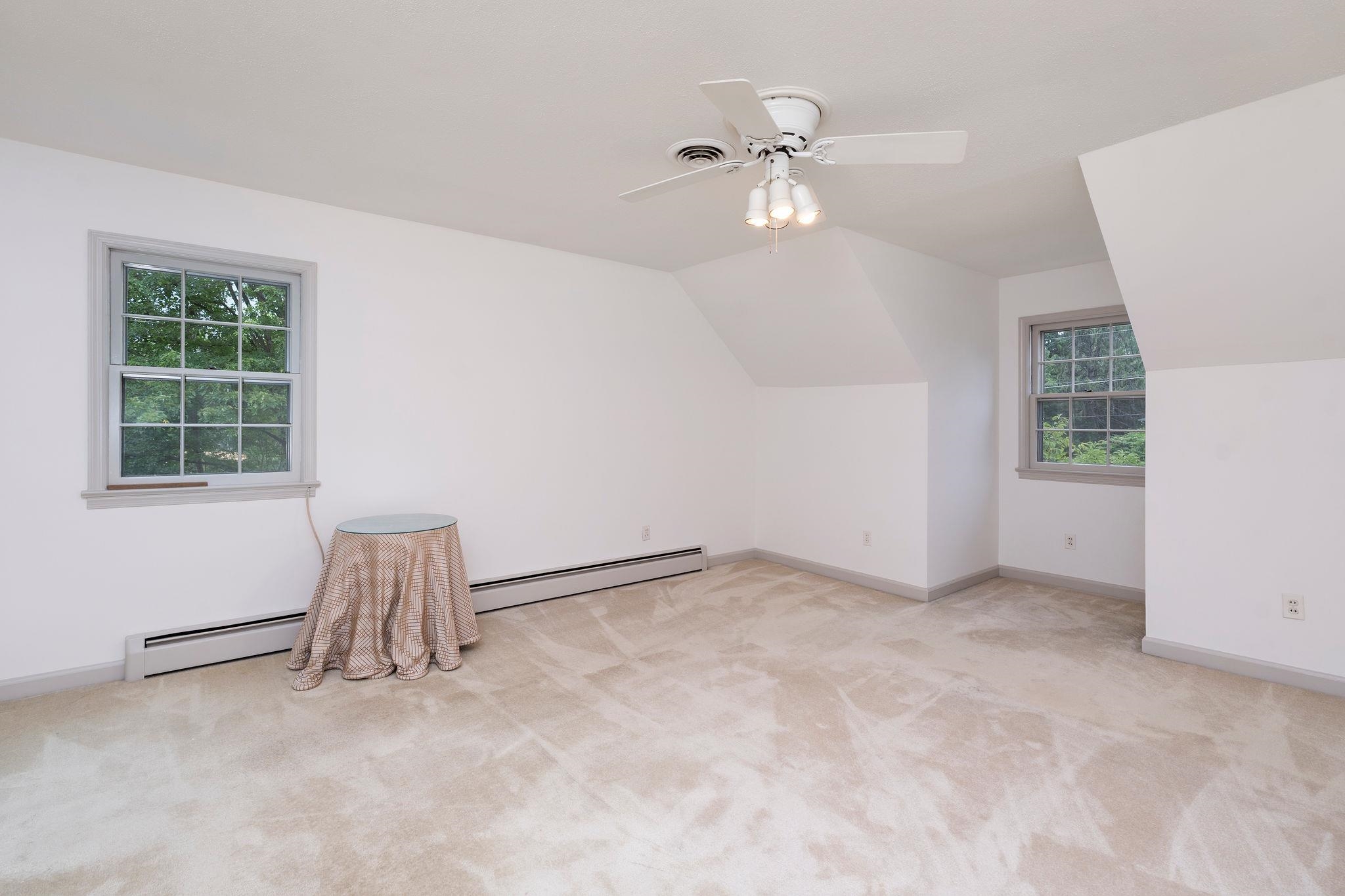 900 FAIRWAY DR