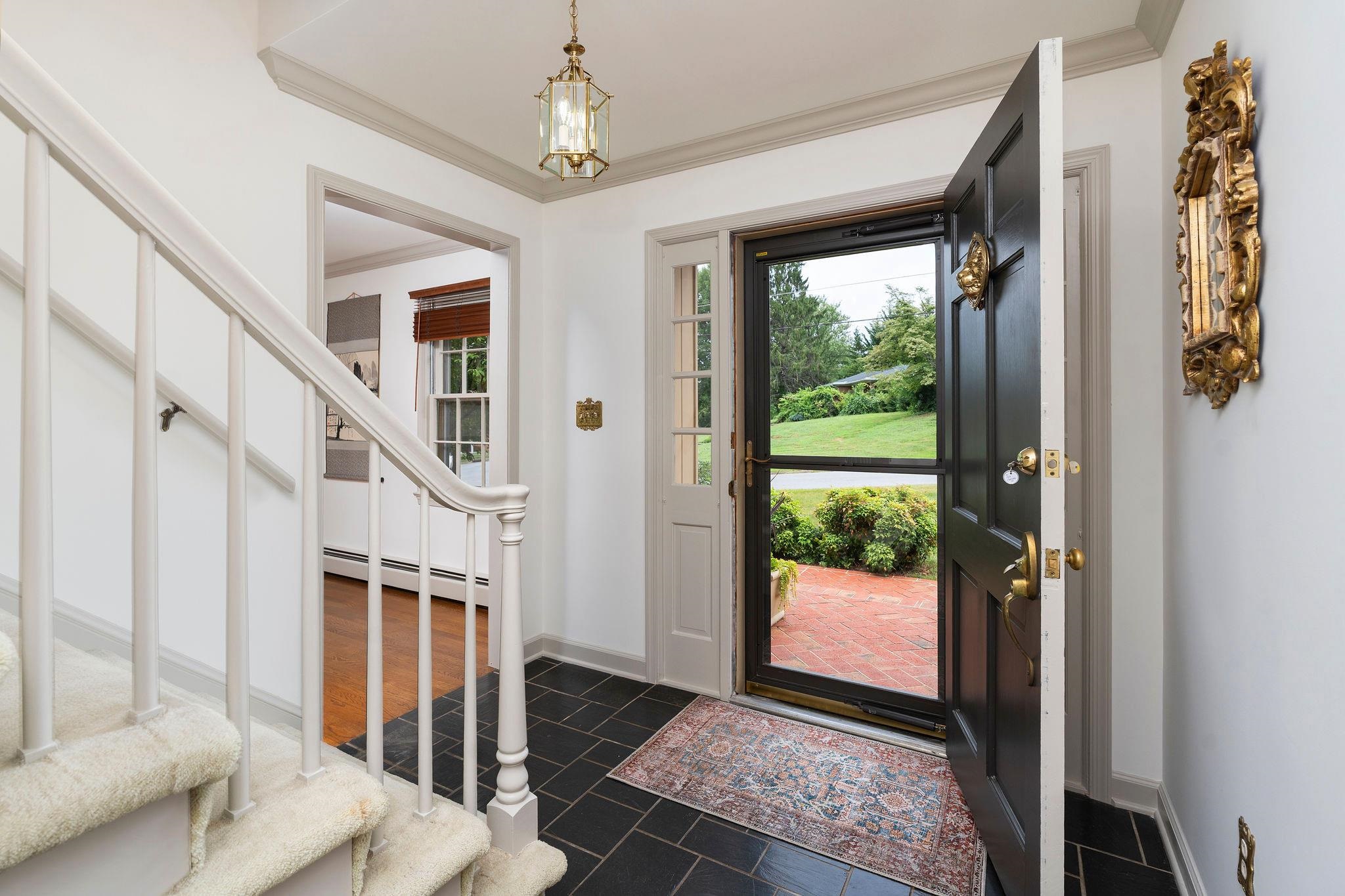 900 FAIRWAY DR