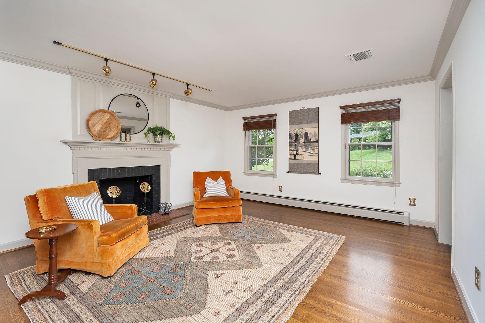 900 FAIRWAY DR