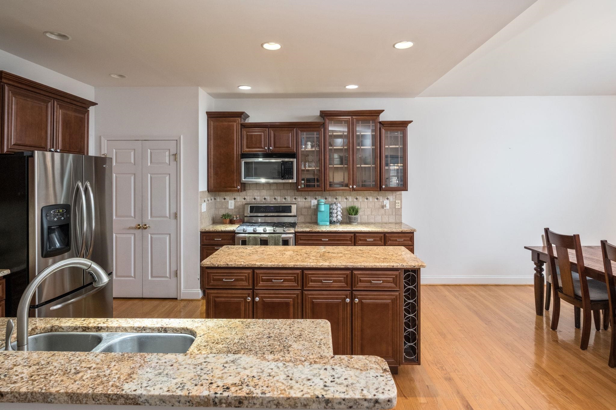 125 SHAWN CIR