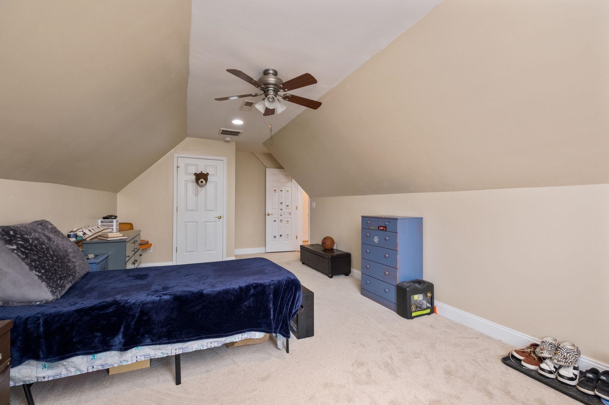 125 SHAWN CIR