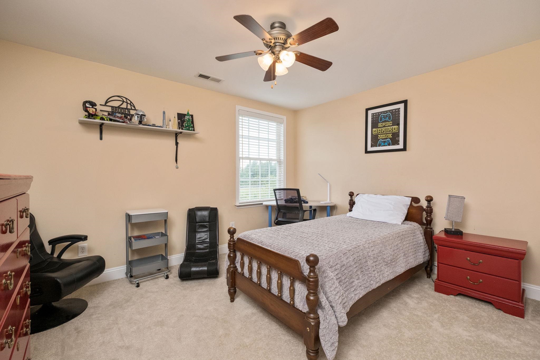 125 SHAWN CIR