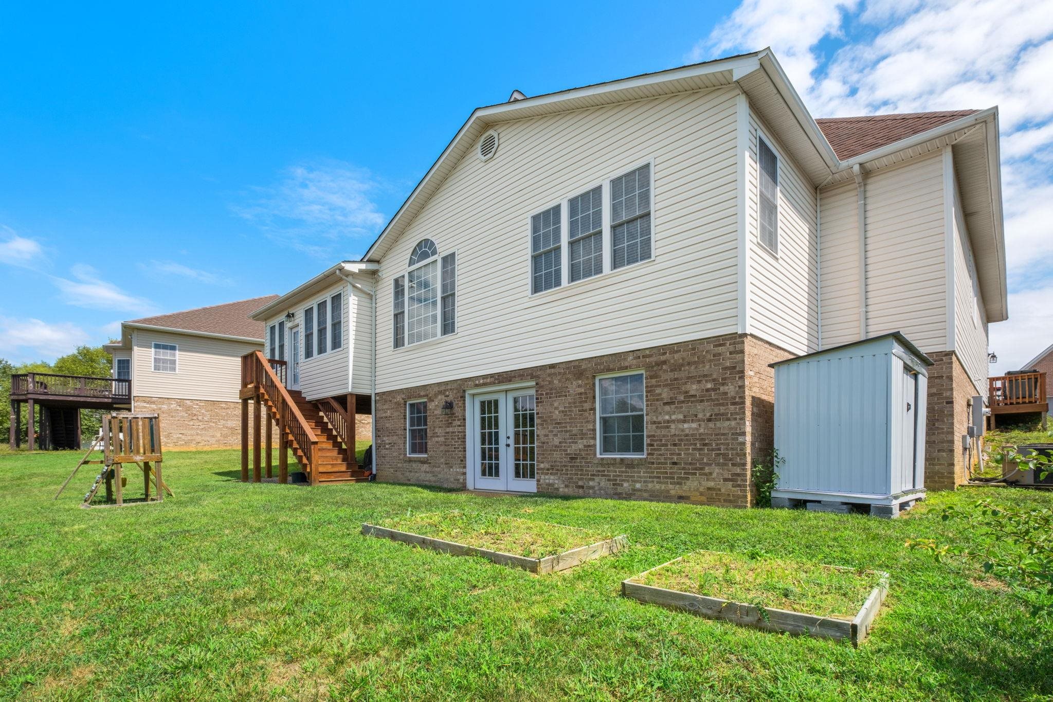 125 SHAWN CIR